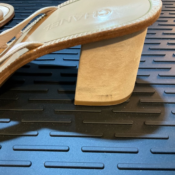 -CHANEL, Roman Greek Beige Suede Sandals w/ gold accs, Size 39, Authentic - Picture 6 of 10